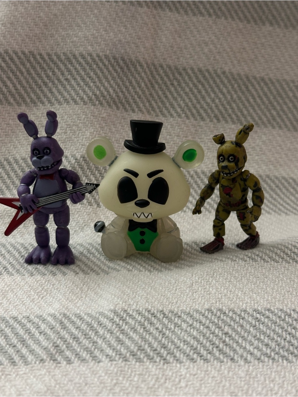 Five Nights Plush-Style White & Green Bear Collectible Figure - Kids Toys